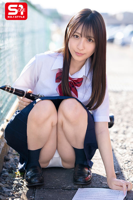 いつも練習熱心でパンチラ気付いてない！吹奏楽部の無防備なあの娘がたまらない！ 新木希空 サンプル 1