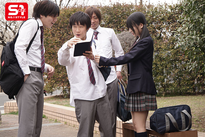 昔イジメてた地味系女子に10年後に再会したら…かわいい痴女に大変身！精子透明になるまで搾り取られたリベンジヌキ同窓会 榊原萌 サンプル 3