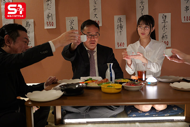 地味OLが中年キモ上司にバレた隠れエロボディ…出張先で無理やり相部屋宿泊、エグいセクハラでまさかの淫乱覚醒！絶頂潮で濡れまくりの夜。 雛形みくる サンプル 2