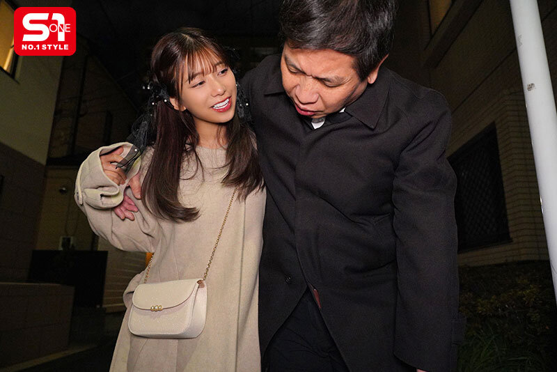 元教え子は僕にベタ惚れ！？ 教師の自宅に勝手に押し掛け 妻にバレる寸前の 【超背徳】乳首舐め手コキ！ 川越にこ サンプル 1