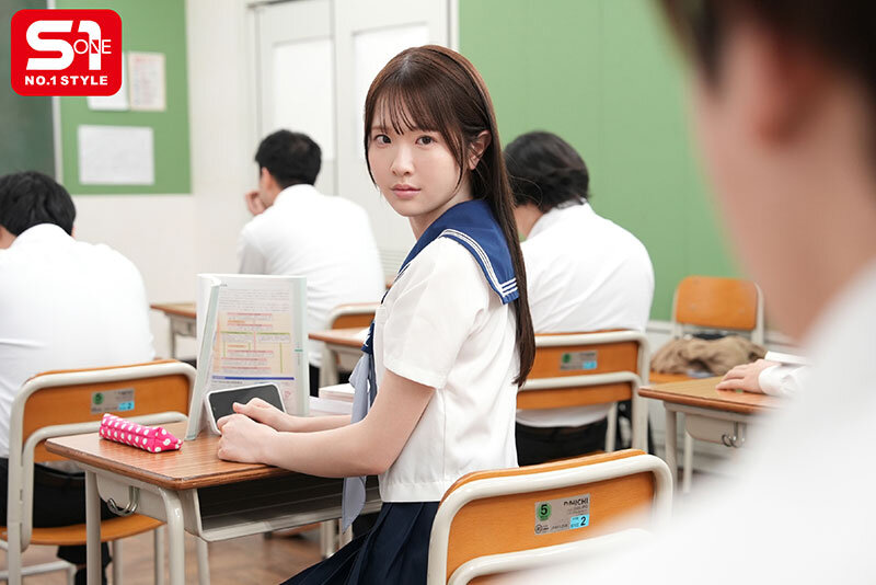 授業中ですら隠れオナニーする思春期ドバドバ性ホルモン少女から毎日校内でこっそりハメられちゃう同級生の僕。 白上咲花 サンプル 5