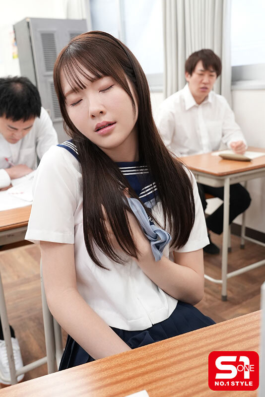 授業中ですら隠れオナニーする思春期ドバドバ性ホルモン少女から毎日校内でこっそりハメられちゃう同級生の僕。 白上咲花 サンプル 3