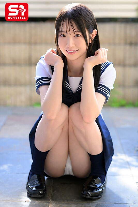ちょっと前までプロレスごっこしてたガキの妹が最近やたらパンチラしてくる。兄ちゃんどうする…？ GOする！？ 白上咲花 サンプル 1