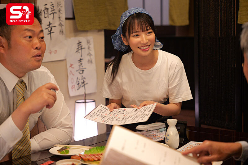 終電逃してセクハラ店長とまさかの相部屋…朝まで続くキモい性交に不覚にも感じてしまった汚れを知らないバイトちゃん 榊原萌 サンプル 2