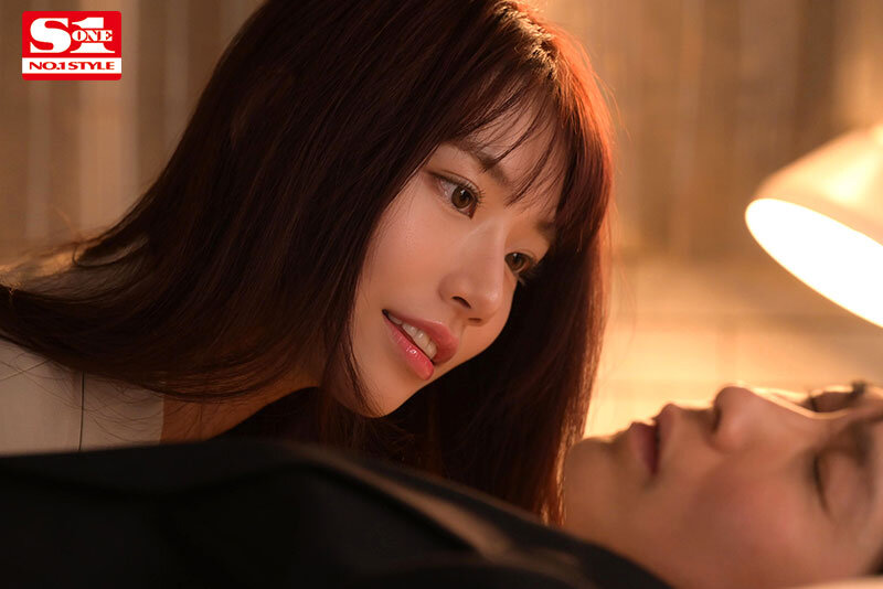 夜、ホテル、女上司と二人きり。相部屋逆NTR 河北彩花 サンプル 3