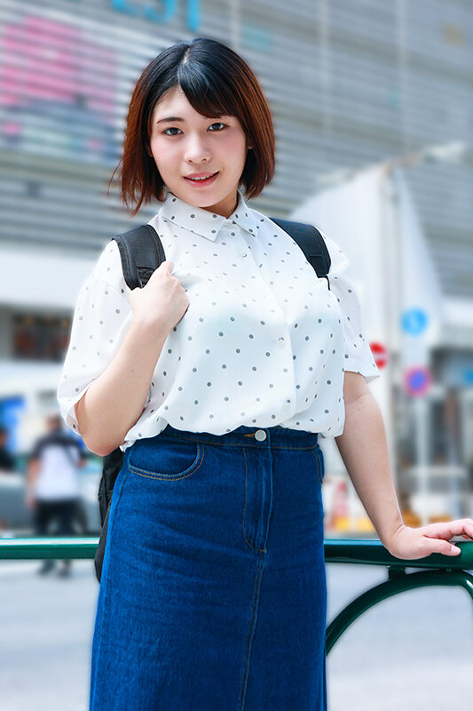 天然爆乳田舎娘のノーブラ東京観光～美月ちゃん（Iカップ・105cm） 白雪美月 サンプル 1