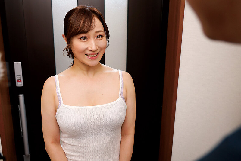 パンティライン丸出しピタパン引っ越し屋女スタッフのムチ尻がエロすぎて、尻フェチの俺の目線がくぎ付けで作業が進まない！ サンプル 15