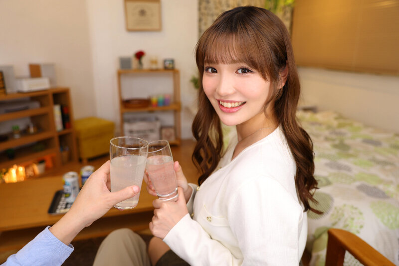 【VR】【8K】会社で人気の美人後輩OLに誘惑され、彼女の事も忘れるくらい何度も精子を搾り取られた僕。佐藤愛瑠 サンプル 4