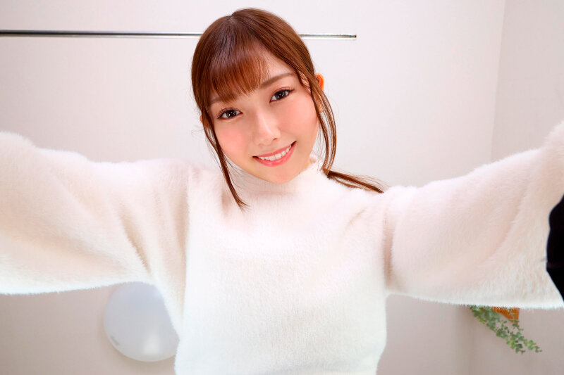 【VR】【8K】ベロが吸い付いて離れない、キス沼に堕ちる初体験！年上彼女のとろ甘ベロキスに優しく沼堕ちさせられる 逢沢みゆ サンプル 8