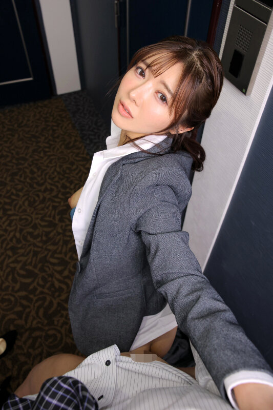 【VR】【8K】同居している兄夫婦の義姉と、家庭内不倫していて隙を見つけてはエッチして時短中出ししてます。 善場まみ サンプル 4