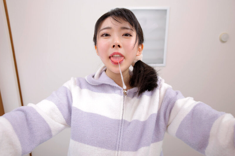 【VR】【8K】「あなたは私のモノ♪」独占欲も性欲も強め舐め好き年上彼女に、顔中体中を熱舌でねっとりマーキングされ、耳元に囁き淫語で脳みそ溶かされ中出しおねだりされても断れない。「好き◆好き◆」皆月ひかる サンプル 4