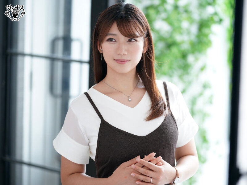 本物素人妻AV Debut！！五つ星ホテルの美人受付嬢は脱いだらスゴいぷっくりエロ乳輪 美月香織 サンプル 6