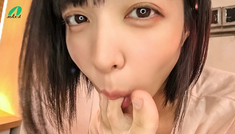 AV女優がプライベートでも超ドM性癖全開、虹村ゆみを生中出しハメドリッ！ サンプル 10