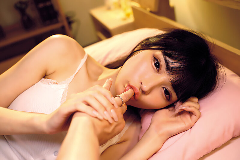 美顔で見つめられながら中出し求める妊娠淫語を囁かれ勃起したチ○ポをナマ子宮で膣内射精に誘うささやき愛人との不倫性活 胡桃さくら サンプル 1