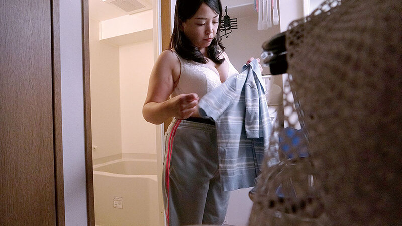 知り合いの熟女に「ヤラせて下さい！！」と、土下座で頼み込んでみた。 サンプル 2