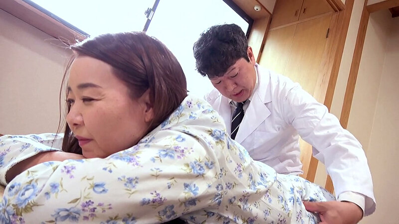 熟妻 愛の情交 熟女好きの中年ドクターは訪問診療でボッキしてしまい… 夫と仲が悪くなっていく妻 その事を義理の兄に打ち明けると… サンプル 2