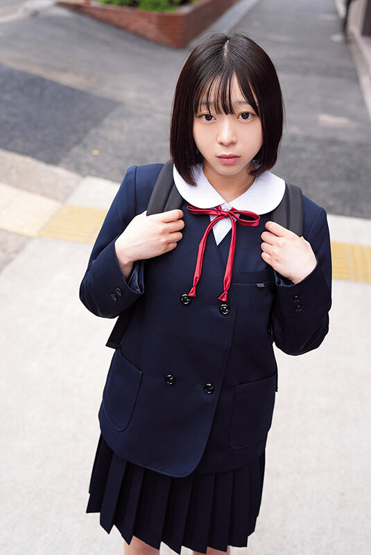 大切に育てられた未熟なパイパンセーラー服ロ●ータ少●生チ●ポ絶頂アクメ鬼畜凌●幼膣種付け性交10人4時間 サンプル 1
