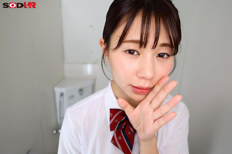 【VR】【8K】真面目なクラス委員長は実は見られて興奮する露出癖持ちの変態だった 五芭 サンプル 3