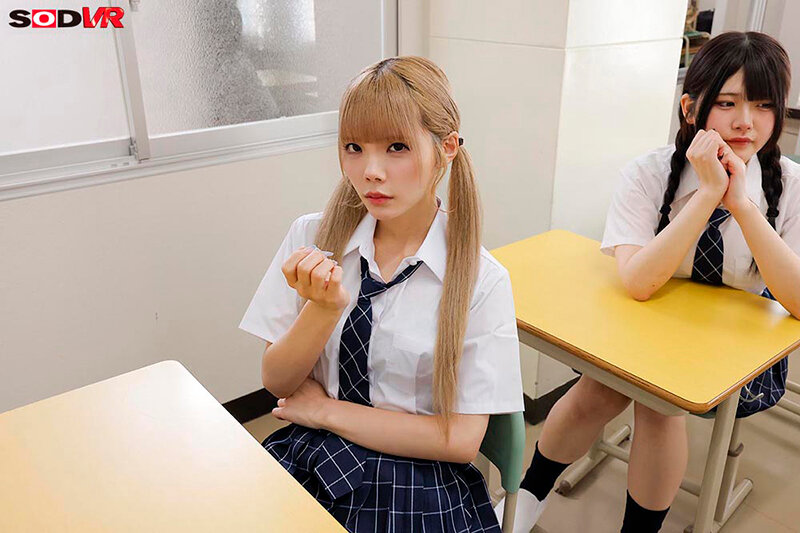 【VR】【8K】舞台『裸の女王様』主演:美澄玲衣 ウチのクラスの出し物は、生意気一軍女子の理解らせストリップ劇 サンプル 4