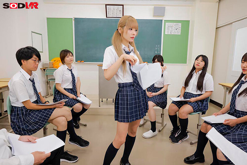 【VR】【8K】舞台『裸の女王様』主演:美澄玲衣 ウチのクラスの出し物は、生意気一軍女子の理解らせストリップ劇 サンプル 5