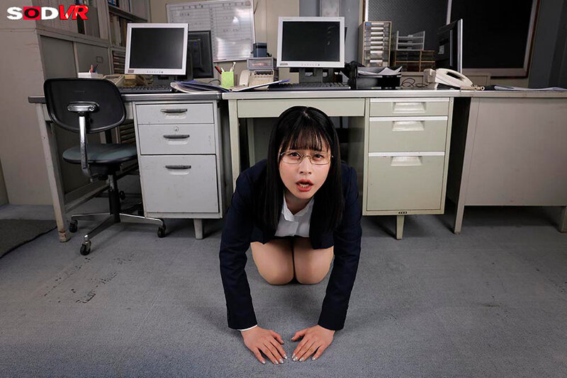 【VR】【8K】「私のマ×コ見てえぇぇぇ！！」堅物女上司の本性は、淫語絶叫する淫乱痴女 尊厳ゼロ・威厳ゼロのド下品性交 優梨まいな サンプル 8