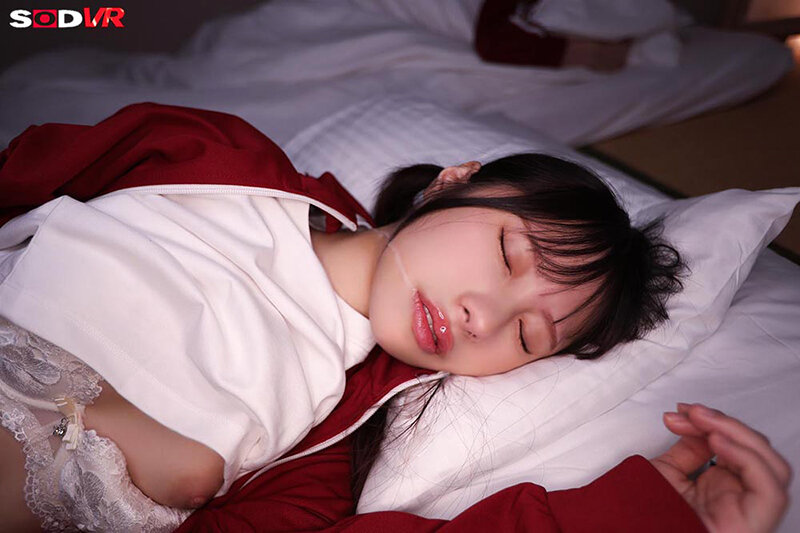 【VR】【8K】修○旅行の夜…地味メガネ同級生の布団に潜り込み強引夜○い！抵抗するも密着ピストンビショビショ濡れ快楽堕ち性交 松井日奈子 サンプル 5