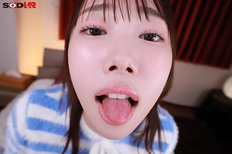 【VR】【8K】【絶対的美少女顔面】×【変態的オフパコレイヤー】SNS人気コスプレイヤーと密室でベロキスしまくり超絶倫枕営業SEX サンプル 12