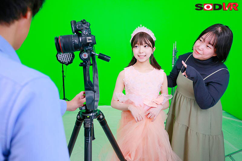 【VR】ひなちゃん、●歳の誕生日おめでとう！写真スタジオにお祝いでドレス 撮影をしに来た●女を試着室で悪戯してついでに初貫通。 サンプル 11