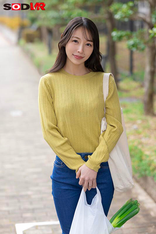 【VR】【8K】玉井晴香 初VR 綺麗すぎる友達のお母さんは、息子ほど歳の離れたチ×ポにも簡単にイカされてしまう‘敏感すぎるオンナ’でした。 サンプル 2