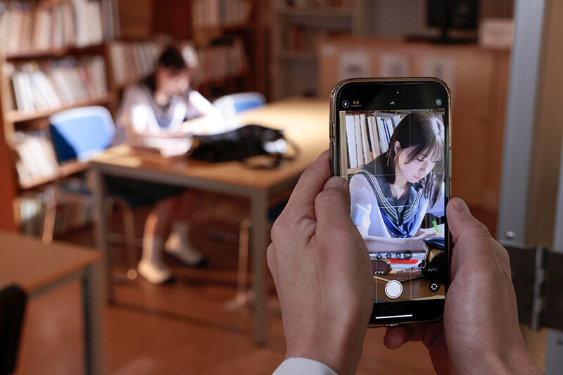 【VR】【8K】ほぼ毎日、保健室に来る病弱がちな女子校生に強烈な興奮剤を盛ったら異常なほど元気になってガンギマリでアへ顔ピース 日向由奈 サンプル 11