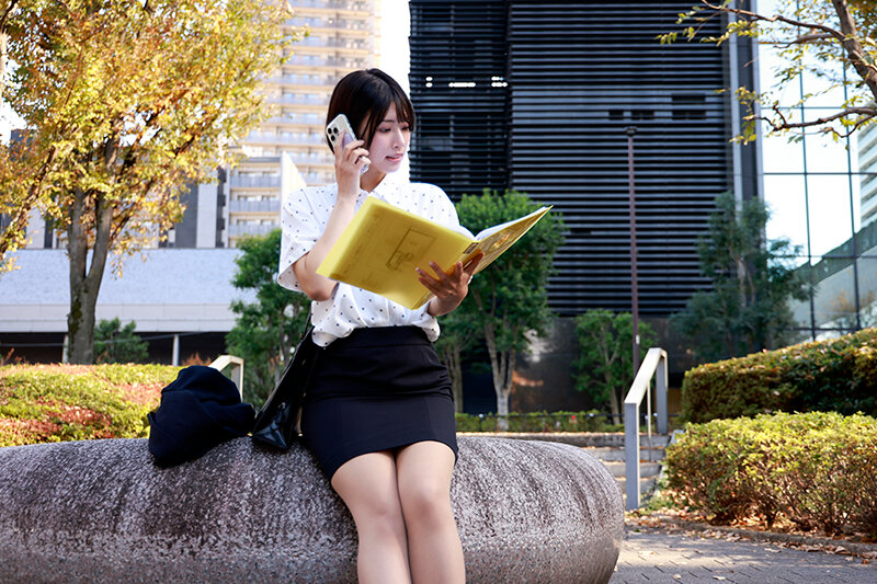 「私、競泳水着好きでごめんなさい…」 いつも競泳水着を着て興奮しています 服の下に水着を着て働くOL 宮城りえ サンプル 2