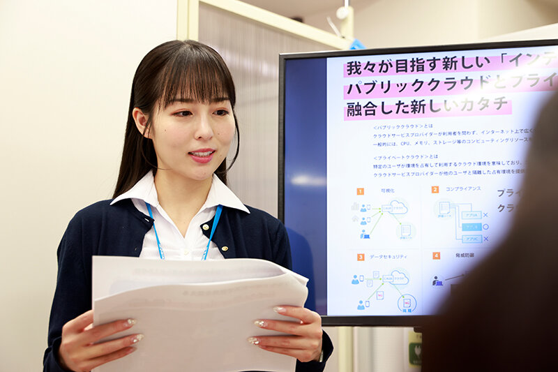 あざとく男にすり寄ってくる女子社員 ピンク色の舌を絡めて誘惑してくる同僚はキス狂い痴女 本城はな サンプル 1