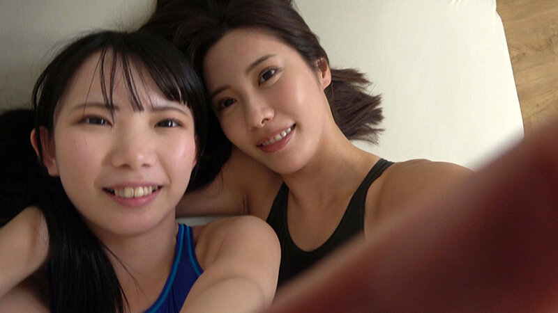 南日菜乃×水端あさみ 姉御の個撮 神レズ競泳水着 女が自らカメラを持ち可愛い女子の水着姿をじっとり撮影！親父の個撮ゆずりのハミ毛、ジョリワキ等のフェチ接写はもちろん女に撮られる恥ずかしい放尿やローション密着やレズSEXを完全着衣で楽しむレズハメ撮りAV サンプル 20