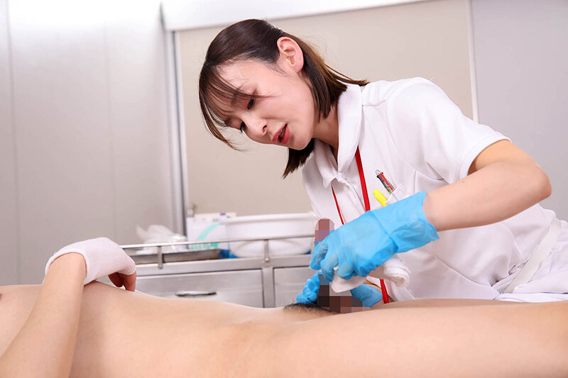 ワザと手コキのような陰部洗浄で暴発させて青年患者を虜にするおばさん看護師VOL.4 サンプル 3
