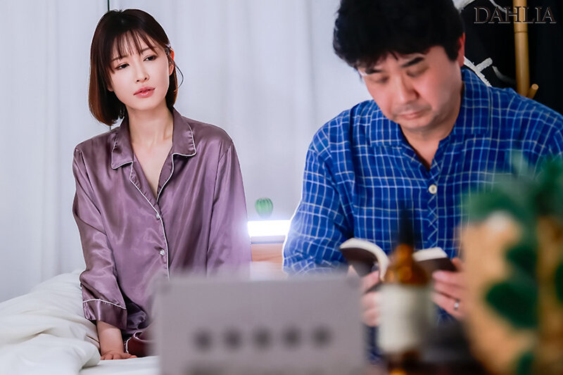 こんなおばさんでもナマでしてくれますか？ 角奈保 サンプル 4
