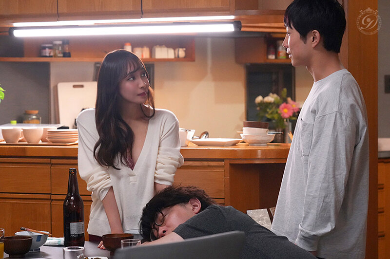 「動かなければお義兄さんは悪くないから。」夫に相手にされない人妻の一方的な腰ふり騎乗位。 逢見リカ サンプル 1