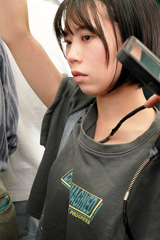 完全着衣内アングル！先端が自在に動くファイバースコープで敏感な乳首を責められ恥ずかしがりながらも感じてしまう私服小柄ちっぱい美少女 雨宮あや花 サンプル 3