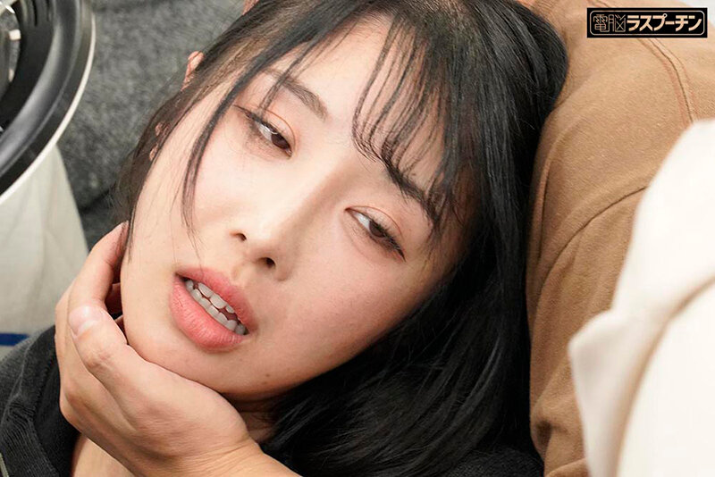 満員電車で羽交いじめにされ切り裂きマキシワンピの隙間から乳首だけを徹底的に開発されるアヘ顔敏感女2 小野坂ゆいか サンプル 10