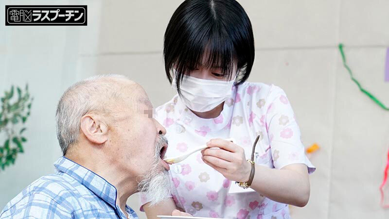 現代社会の闇を告発！セクハラさせ放題！あまりの忙しさに即ハメOKの老人介護施設 百合良 サンプル 6