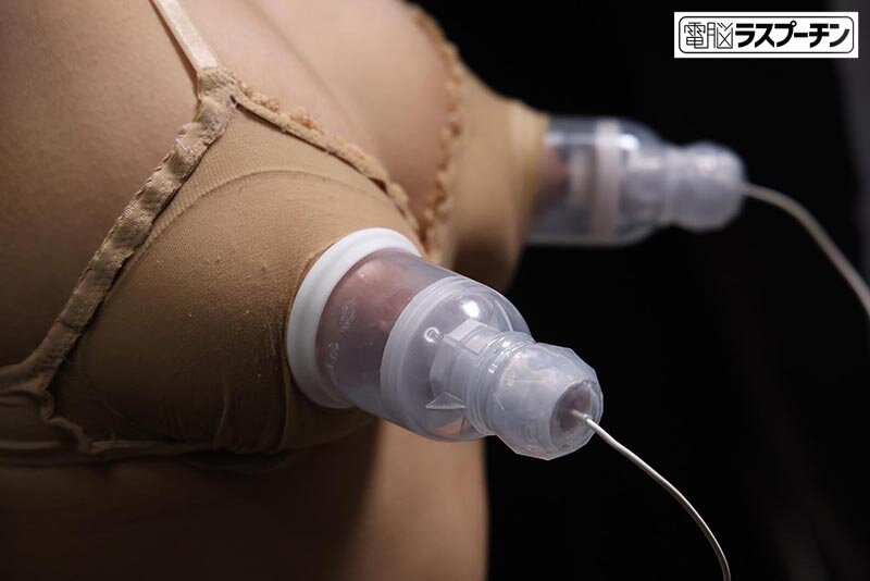 満員電車で吊り革にぶら下げられ両乳首同時開発のすえ無念の発情してしまった巨乳美女6 広瀬美結 サンプル 18