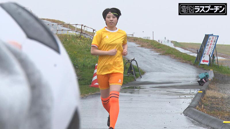満員電車で見つけたボーイッシュサッカー女子のクリトリスを長時間いじりで肥大化開発 新田好実 サンプル 2