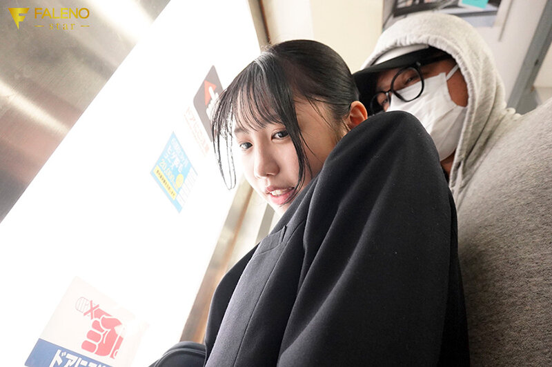 毎朝の通学で股間を弄られM覚醒させられた相手は… 浜辺やよい サンプル 1