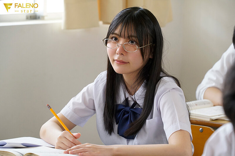 クラスでいちばん地味な子は担任の僕にだけ成長したおっぱいを見せてくれる 美咲そのか サンプル 1