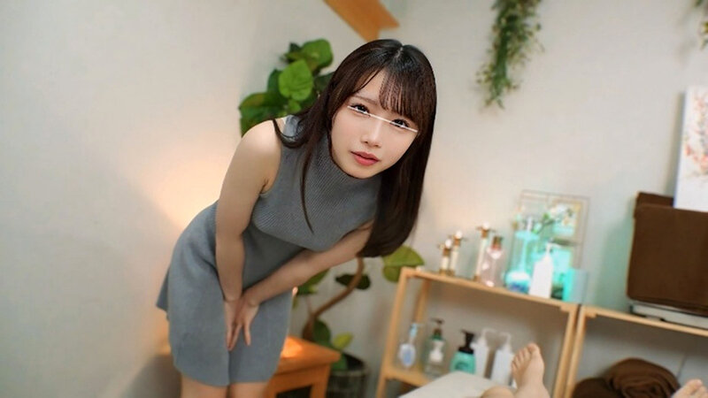 お店には内緒だよ？自ら積極的に本番に持ち込むまさかの展開！？人気のメンエス店は肉食エスティシャンの巣窟だった！【配信限定vol.2】 サンプル 12