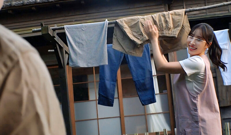 過疎化に悩む某県のとある村新たに自治体支援制度を導入！移住者にはもれなく日替わりお手伝いさんが提供される！？ サンプル 2