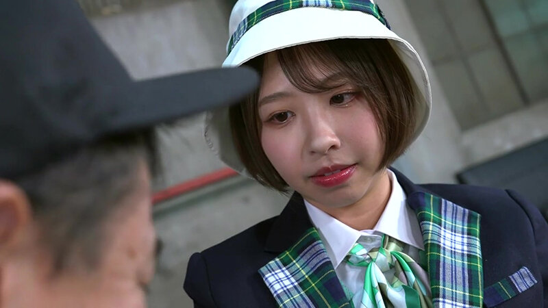 痴〇蟻地獄 伝染⇒増殖する集団獣欲！絶対に逃げられない男たちのテリトリーで汗臭い労働者たちに‘生チ〇ポ慰み’される勤務中女～ヤ〇ルトレディC子編～ サンプル 1