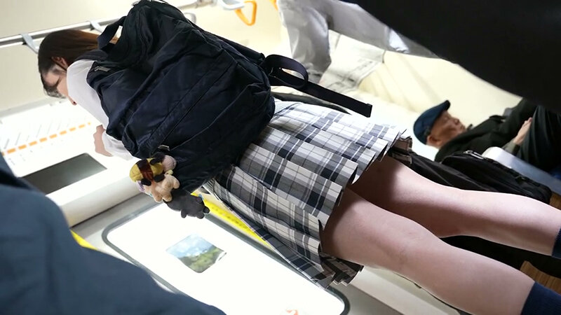 通学中の田舎J〇に強〇ビッグバンローター！3 何度絶頂しても止まらない激震波動にガニ股痙攣失禁！失禁汁アクメ電車は今日も通常運行してるけど？？～ターゲットすいちゃん編～ サンプル 1