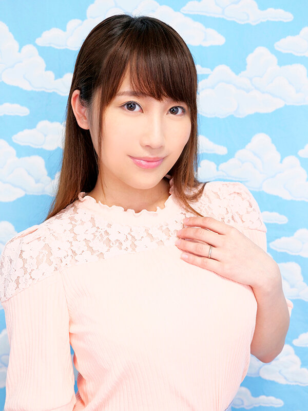 吉祥寺で見つけた心優しい巨乳の奥様 童貞くんのオナニーのお手伝いのつもりがセックス練習ってことで素股していてヌルっと入って筆おろし！？ サンプル 1