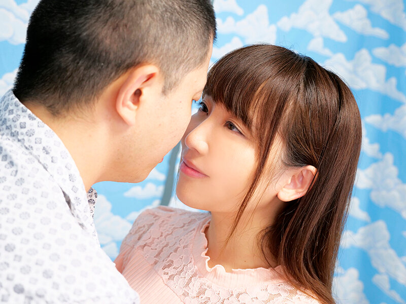 吉祥寺で見つけた心優しい巨乳の奥様 童貞くんのオナニーのお手伝いのつもりがセックス練習ってことで素股していてヌルっと入って筆おろし！？ サンプル 2