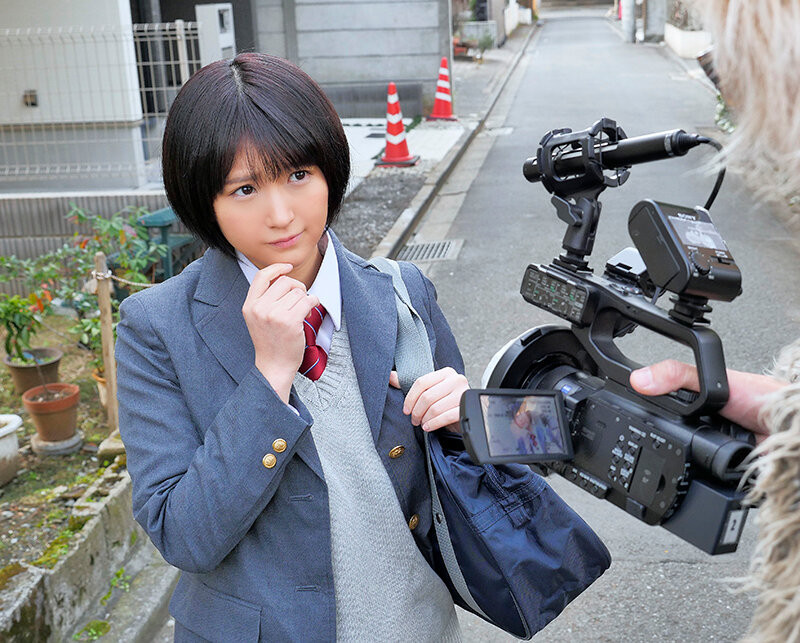 池袋で見つけた優しい女子校生に18cmメガチ○ポを素股してもらったらこんなヤラしい事になりました。 深田結梨 サンプル 1
